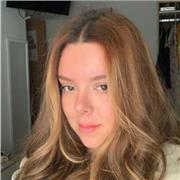 Profesora de matemáticas e inglés hasta 2º de la ESO, muy agradable y con mucha paciencia. Me encantan los niños!